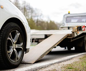 Need A Tow? | Edgewater Auto Service